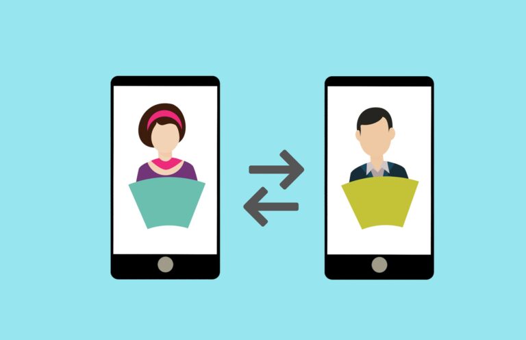 изображение двух пользователей на мобильных устройствах, обменивающихся информацией